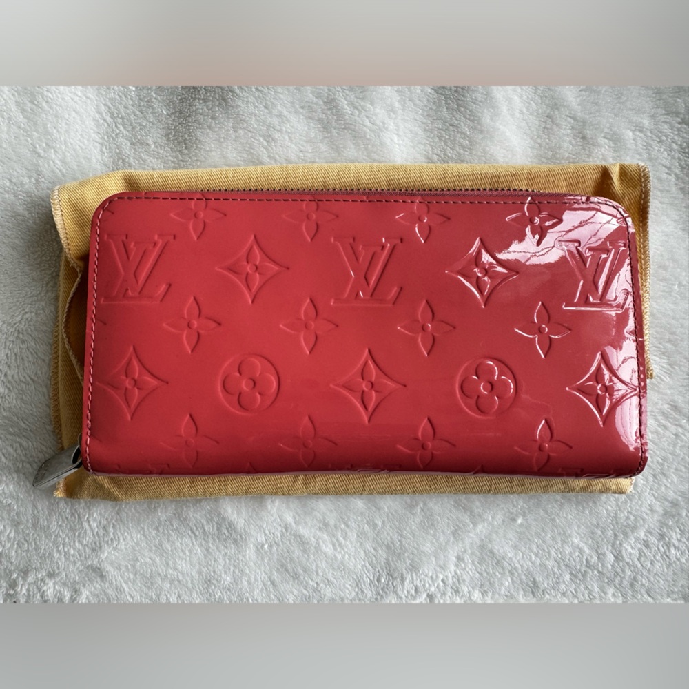 Louis Vuitton Vernis Zippy Wallet Rose Litchi